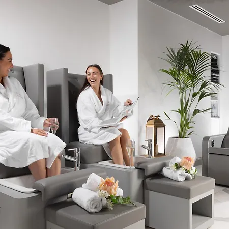 The At Castle 山林小屋 *