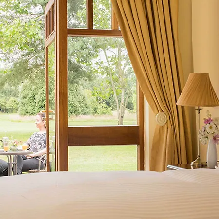 The At Castle Lodge *