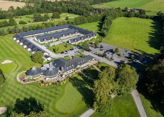 The At Castle Lodge *