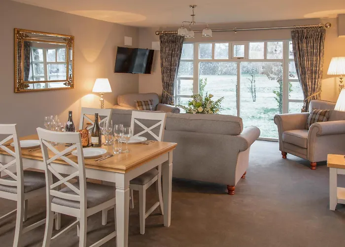 The At Castle Lodge *