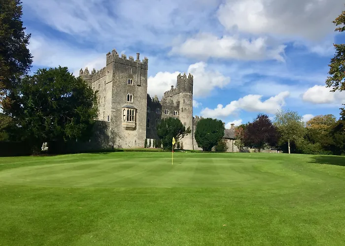 The At Castle Hytte Kilkea