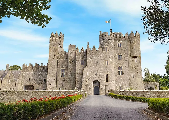 Lodge The At Castle